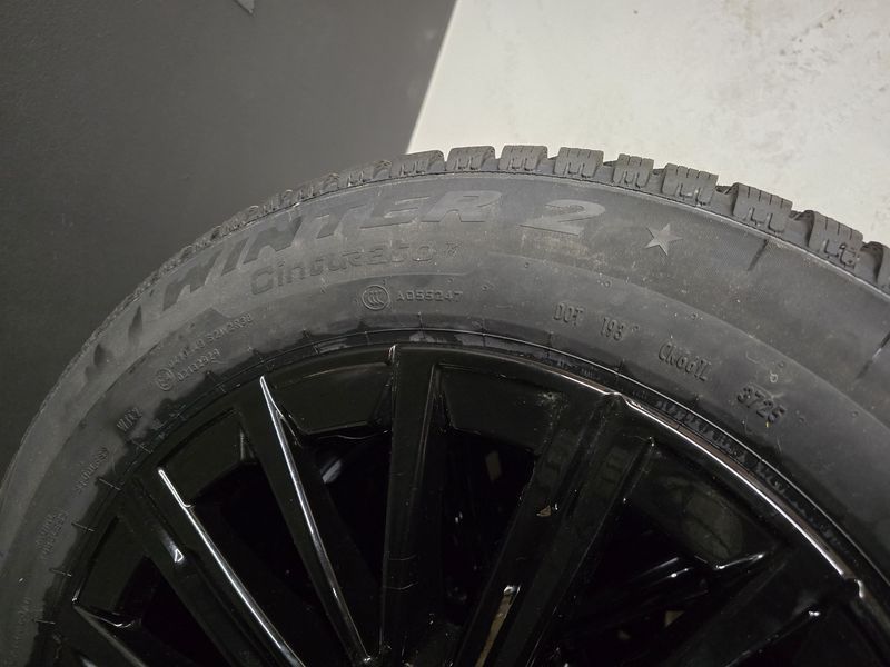 17цола BMW X1,X2 U10 U11/U12 PIRELLI 205/65/17 4бр Оригинални