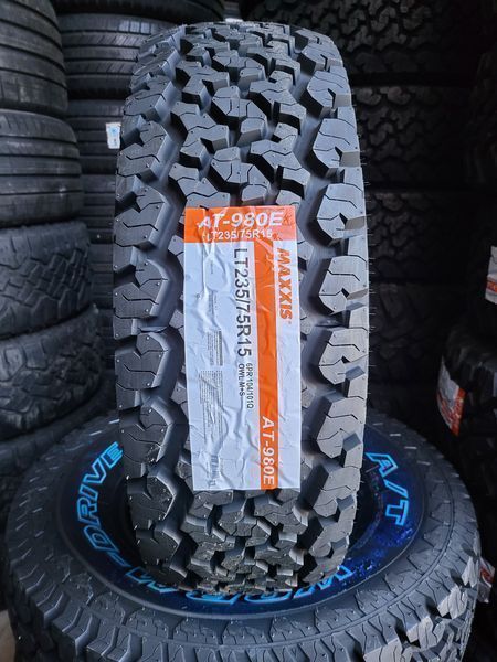 235/75/15 MAXXIS 4бр
