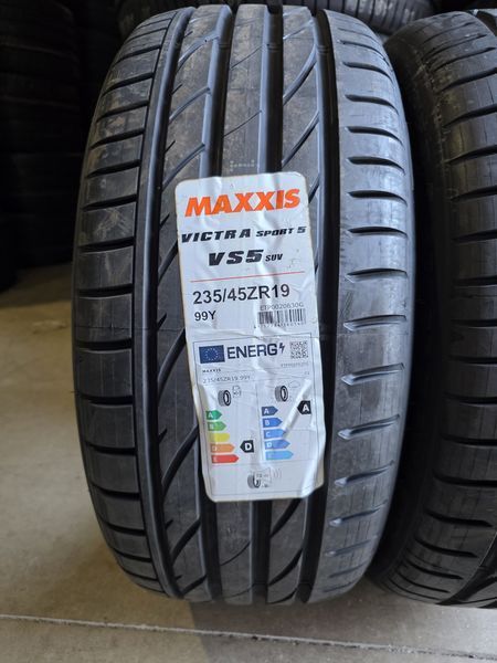 235/45/19 MAXXIS 2бр