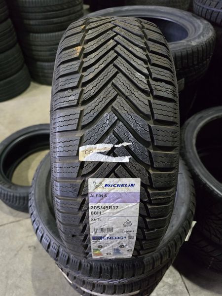 205/45/17 MICHELIN 4бр